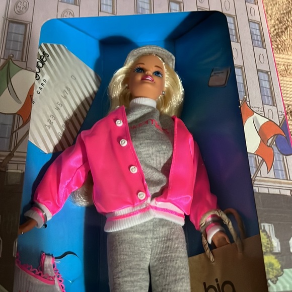 NIB - 1996 Barbie of Bloomingdale’s Special Edition - Picture 3 of 10